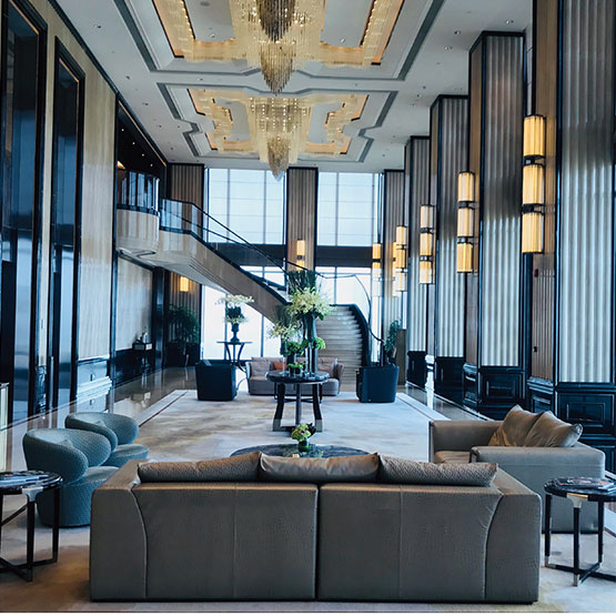 智能分段折疊門